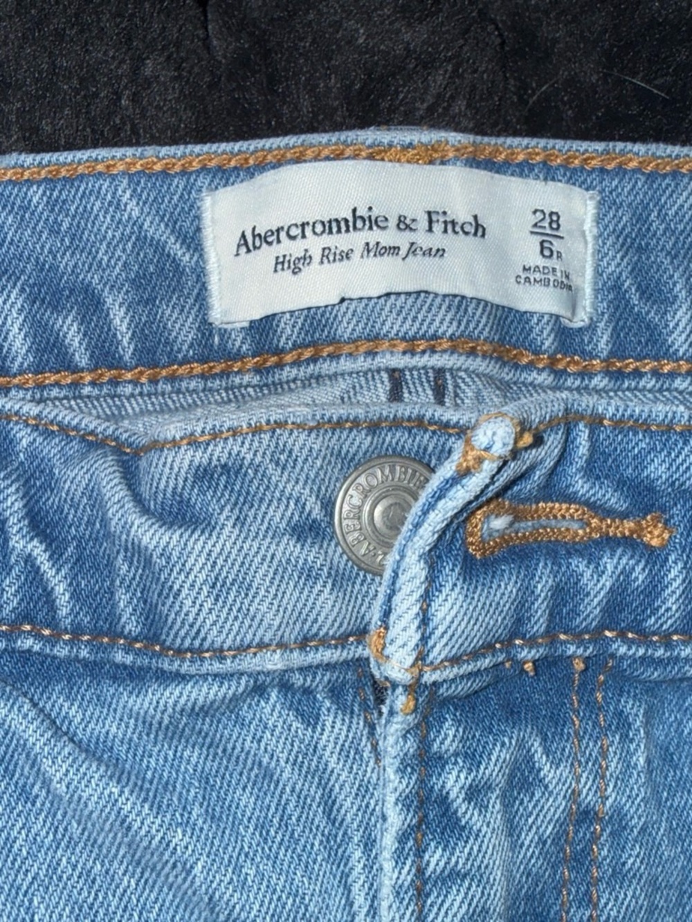 Abercrombie & Fitch High Rise Mom Jeans - Light Blue